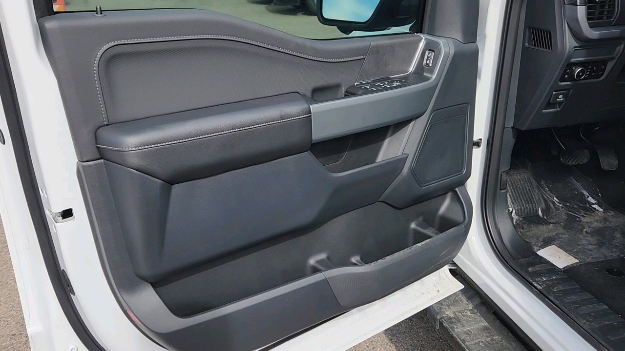2025 Ford F-150 XLT photo 12