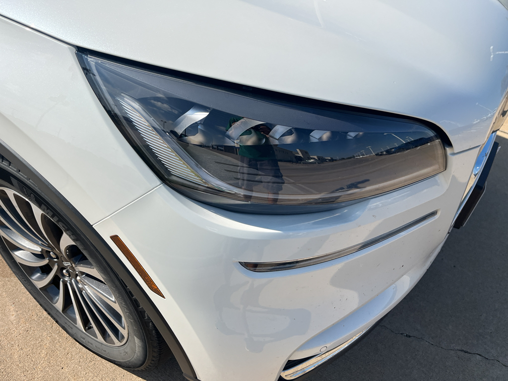 2023 Lincoln Aviator Standard photo 8