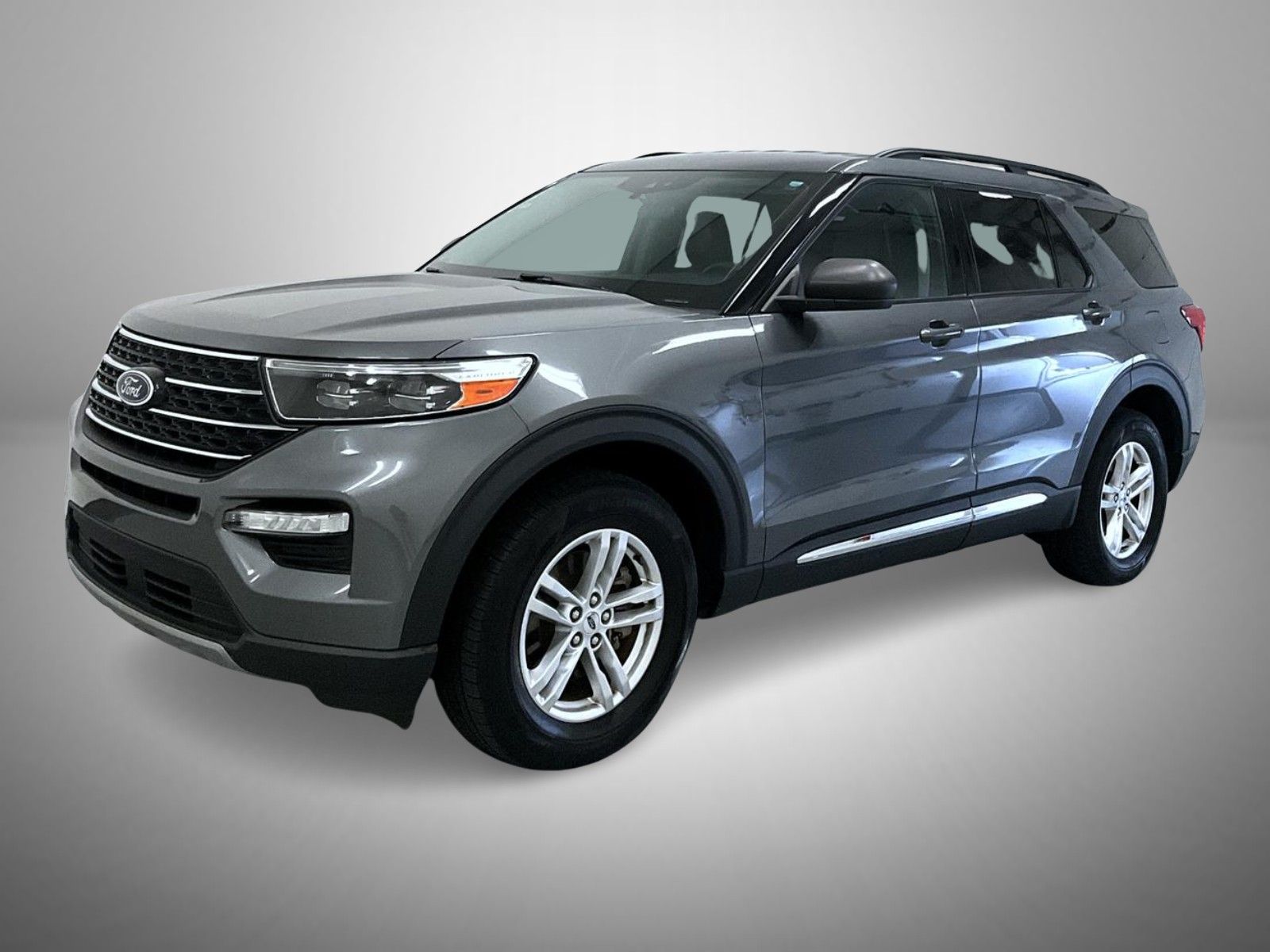 2023 Ford Explorer XLT's photo