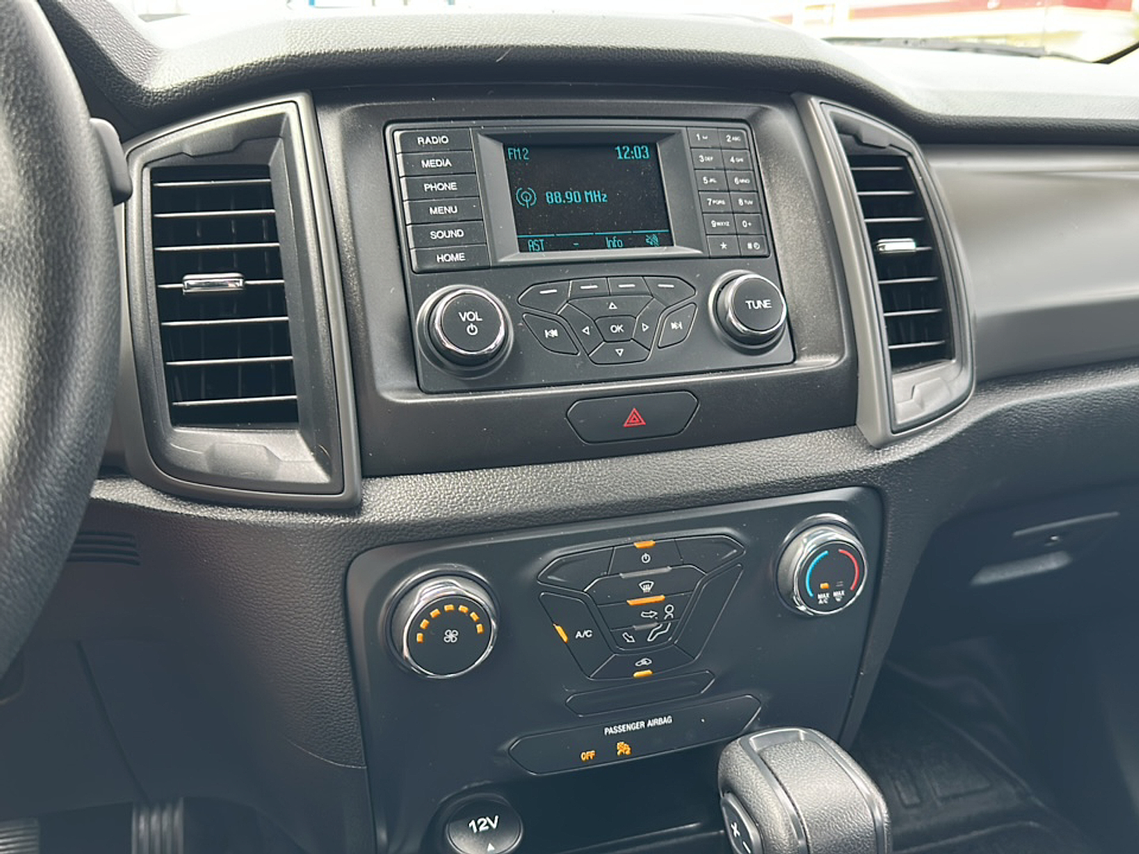 Used 2022 White Ford XL image 28