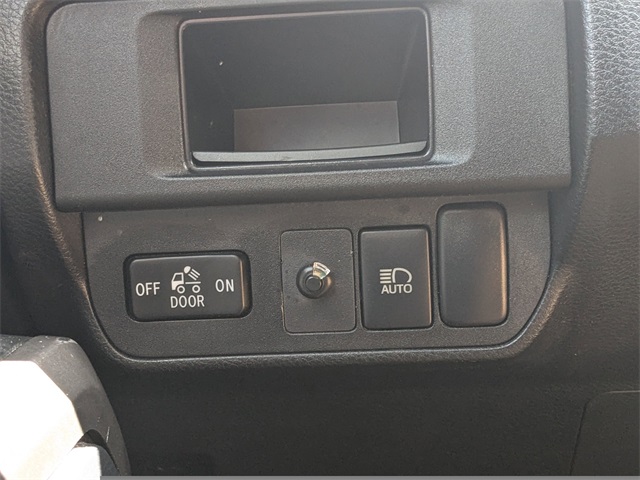 2019 Toyota Tacoma SR5 photo 22