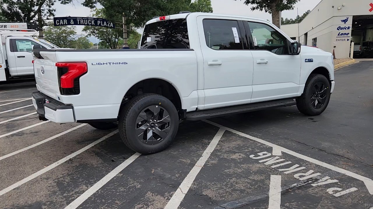 2025 Ford F-150 Lightning photo 12