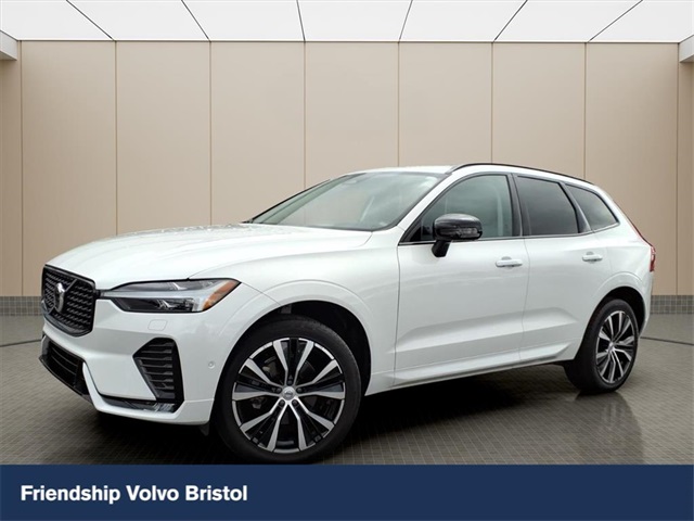 2023 Volvo XC60 Plus's photo