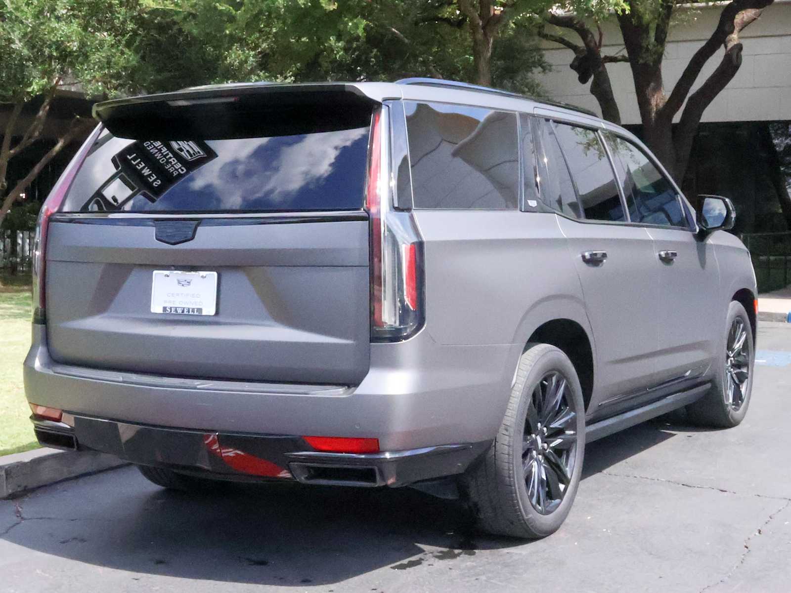 2023 Cadillac Escalade Sport Platinum photo 2