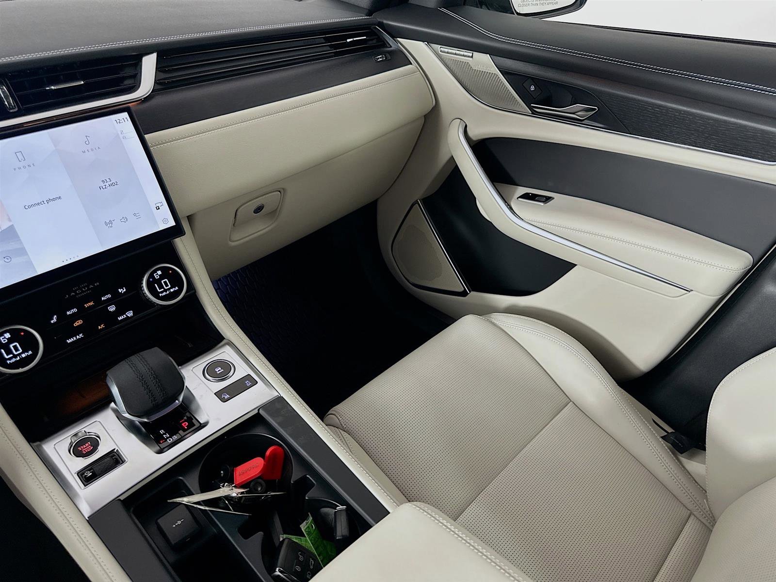 2025 Jaguar F-PACE P400 R-Dynamic S photo 20