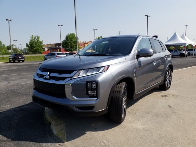2025 Mitsubishi Outlander Sport SE photo 2