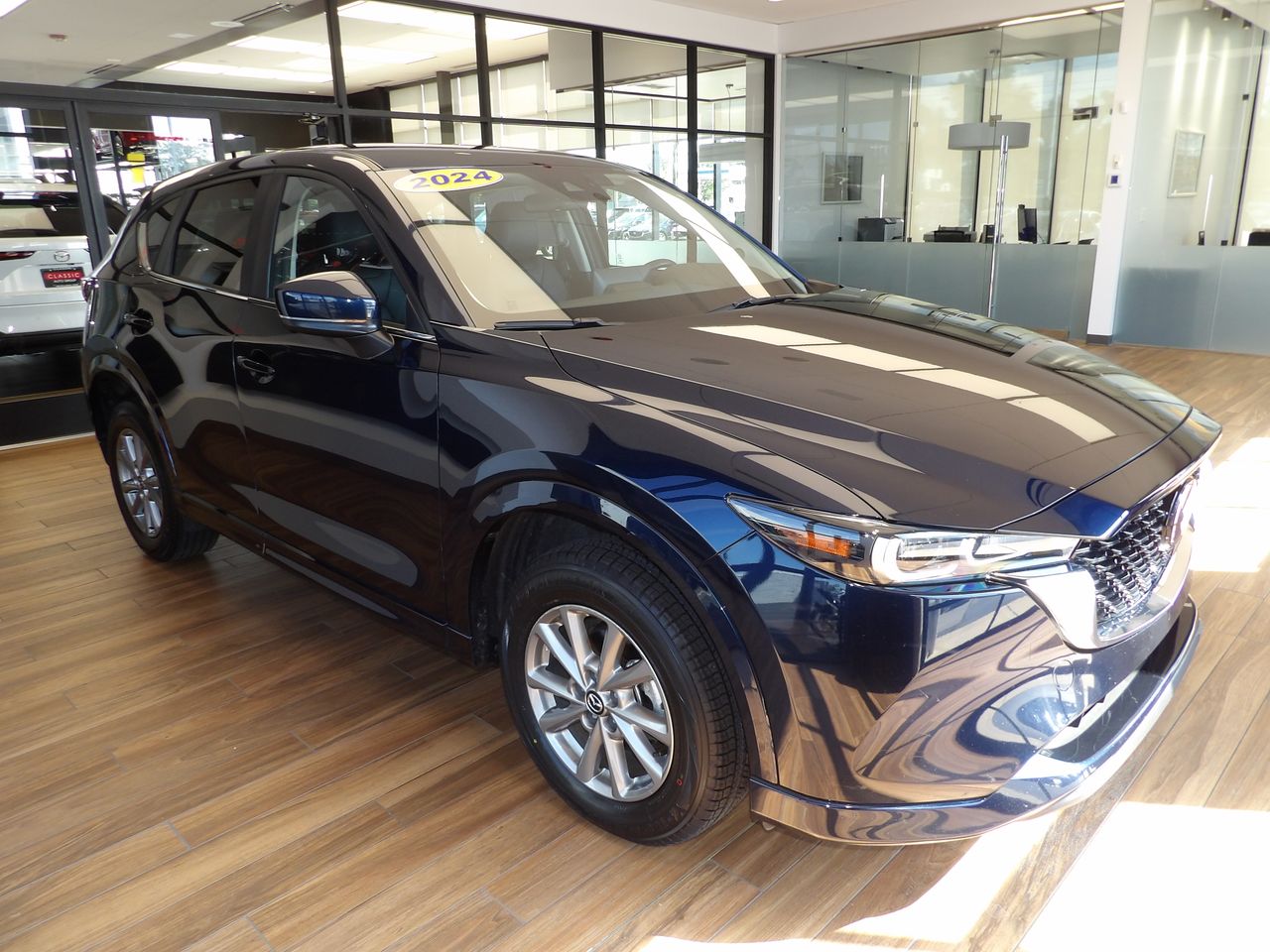 2024 Mazda CX-5 2.5 Select photo 3