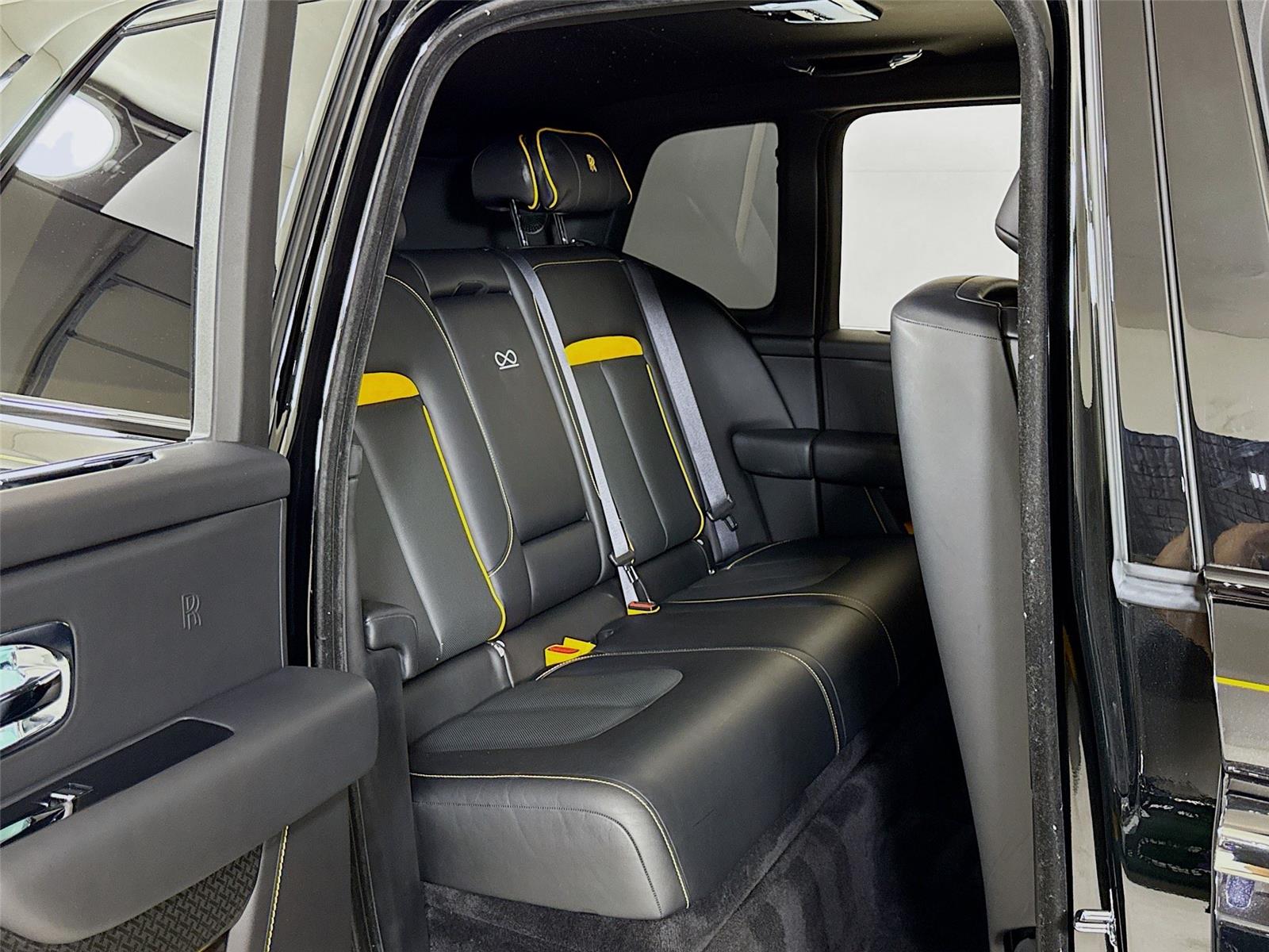2023 Rolls Royce Cullinan Black Badge photo 29