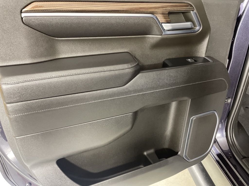 2023 Chevrolet Silverado 1500 RST photo 38