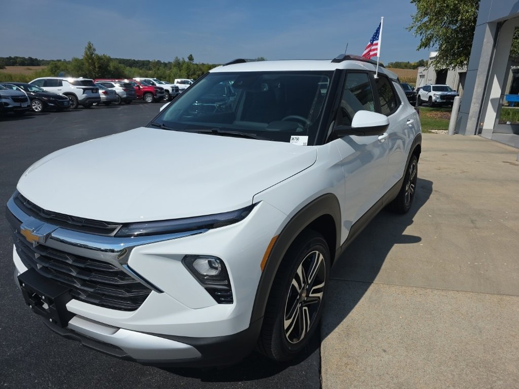 2026 Chevrolet Trailblazer LT photo 2