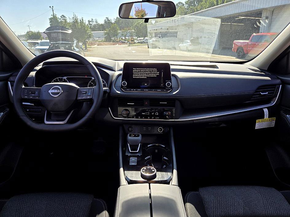 2026 Nissan Rogue SV photo 9