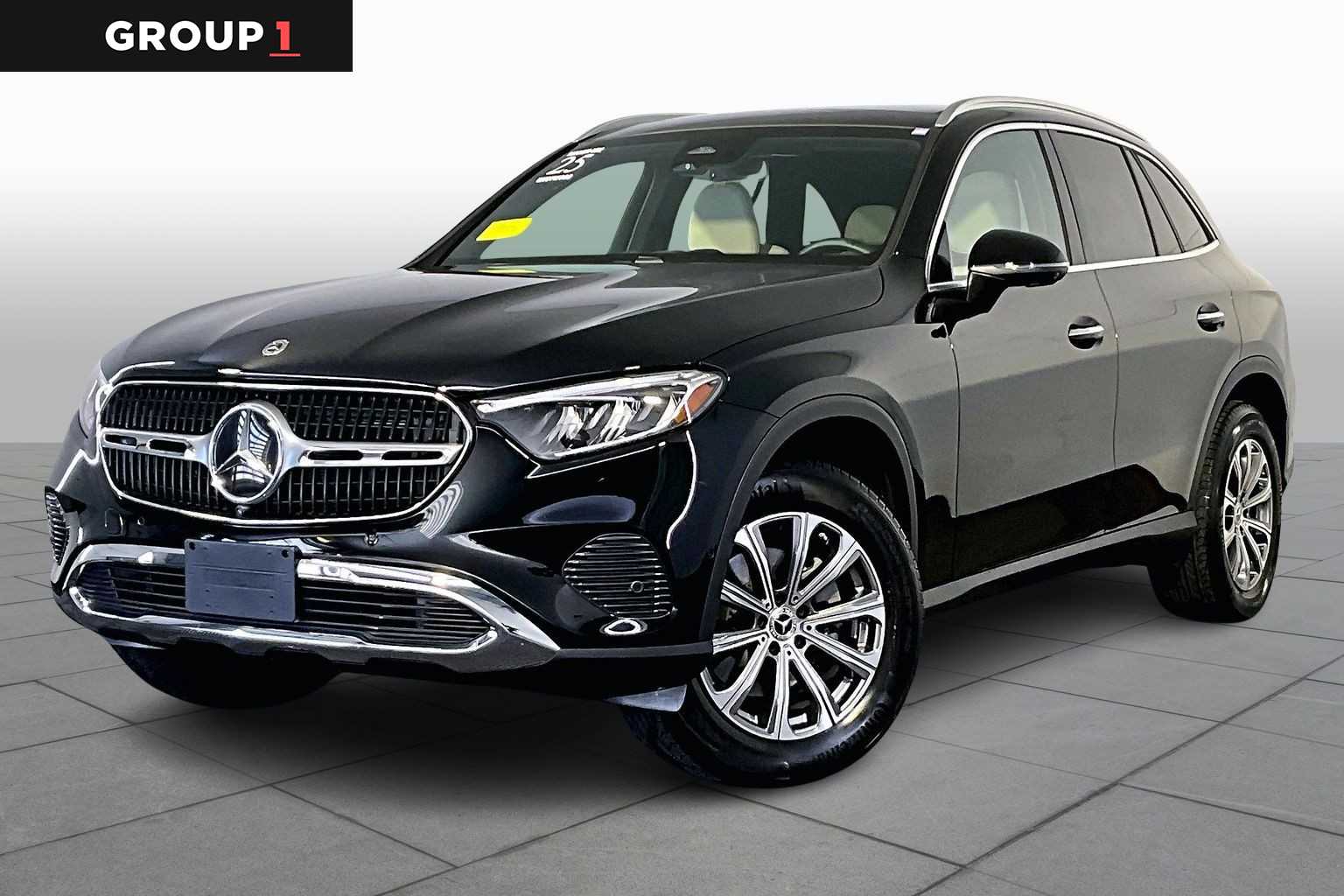 2025 Mercedes-Benz GLC Base's photo