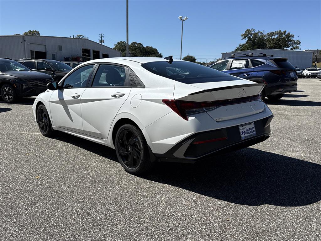 2026 Hyundai Elantra SEL Sport photo 4