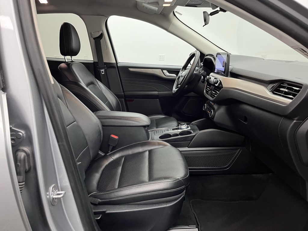 2022 Ford Escape SEL photo 24
