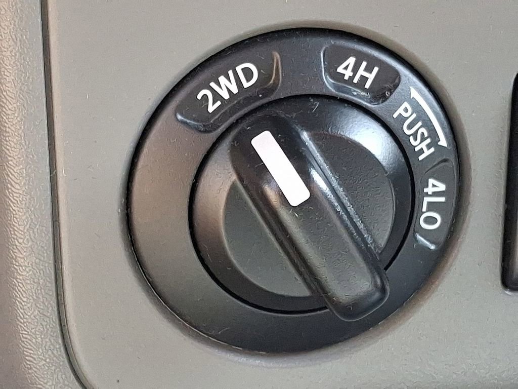 2015 Nissan Frontier S Crew Cab photo 23