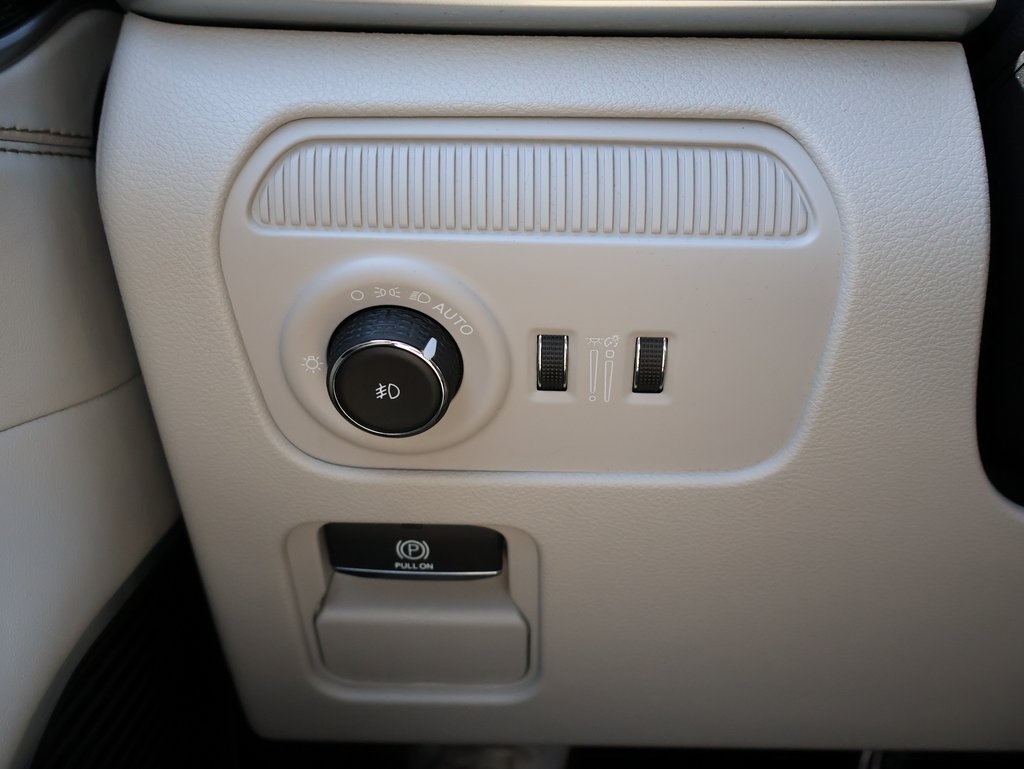 2025 Jeep Wagoneer L Series III photo 31