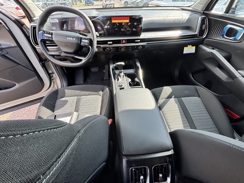 2026 Kia Sorento LX photo 13