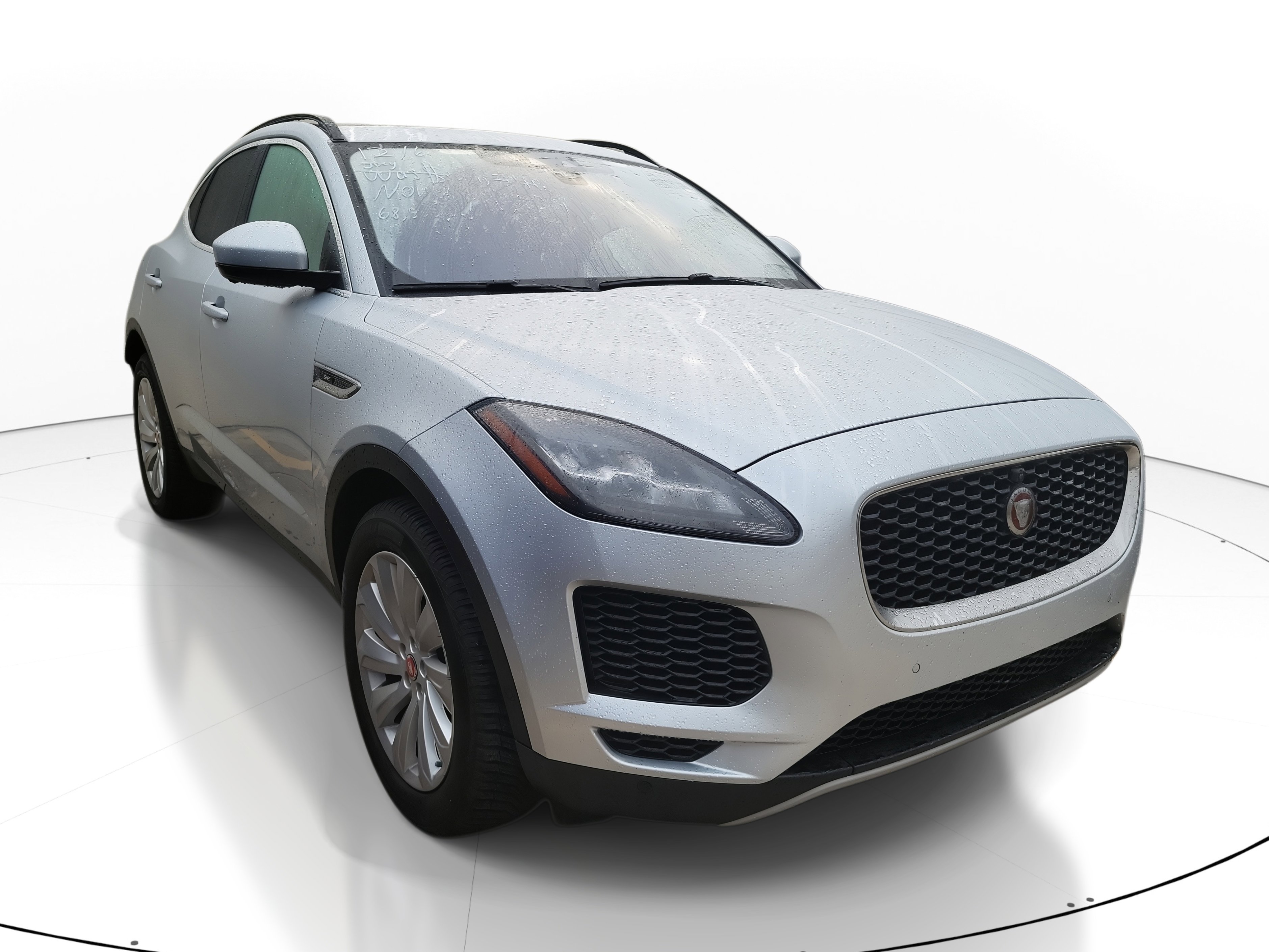 2018 Jaguar E-Pace SE's photo