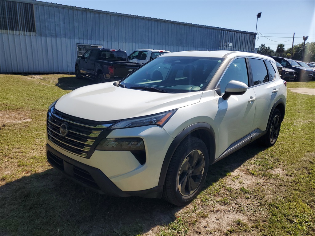 2024 Nissan Rogue SV photo 5