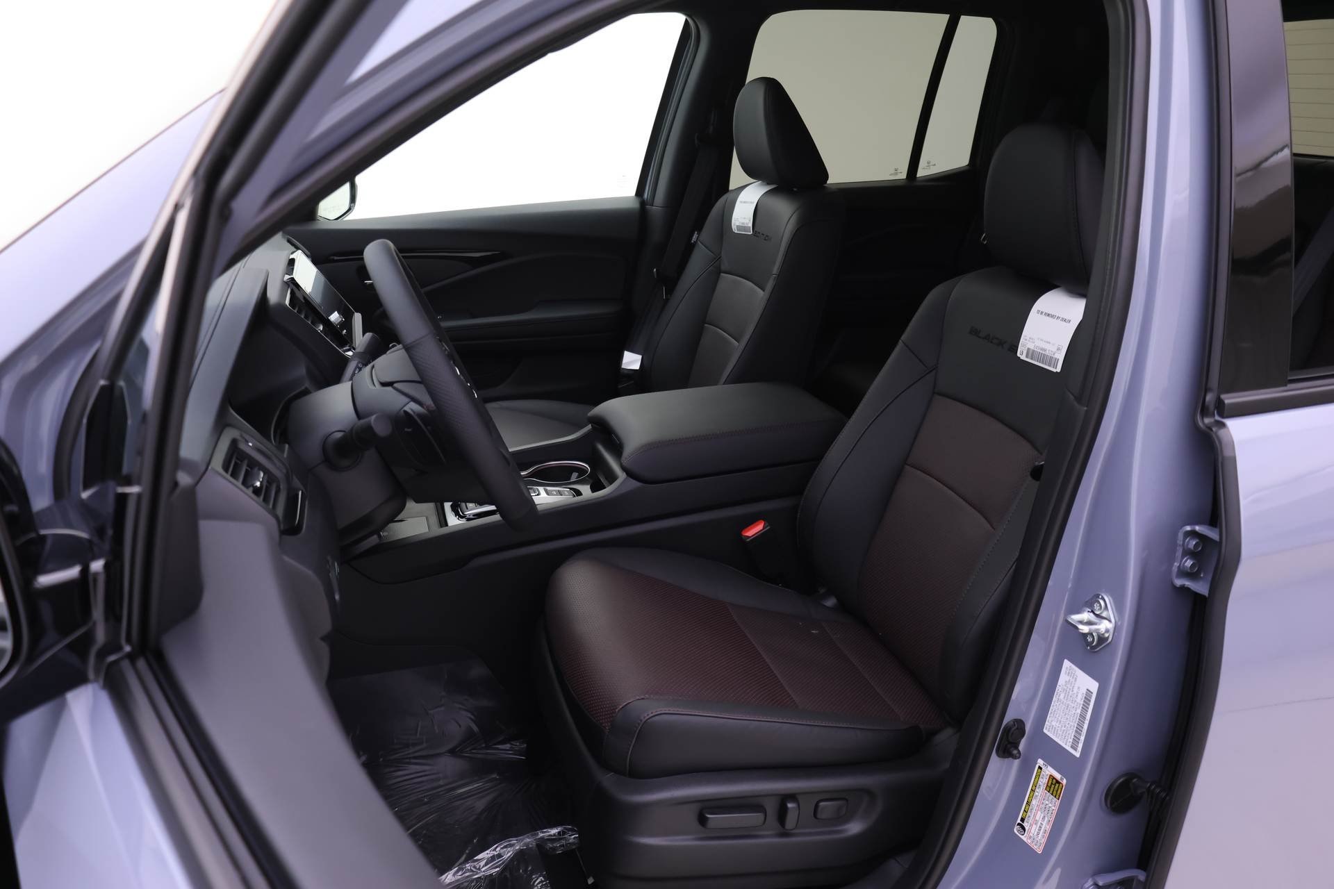 2026 Honda Ridgeline Black Edition photo 4