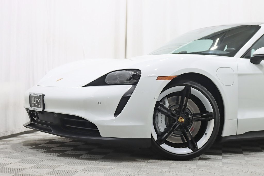 2024 Porsche Taycan 4S photo 2