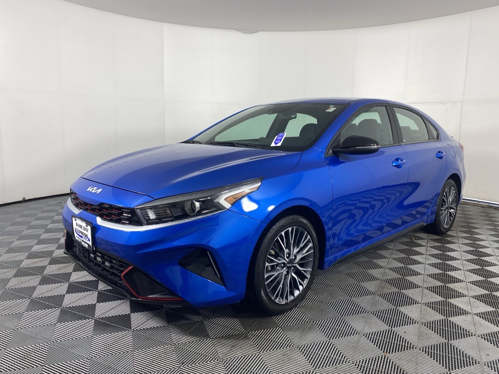 2023 Kia Forte GT-Line photo 4