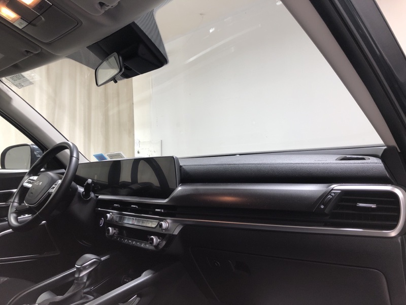 2023 Kia Telluride LX photo 13