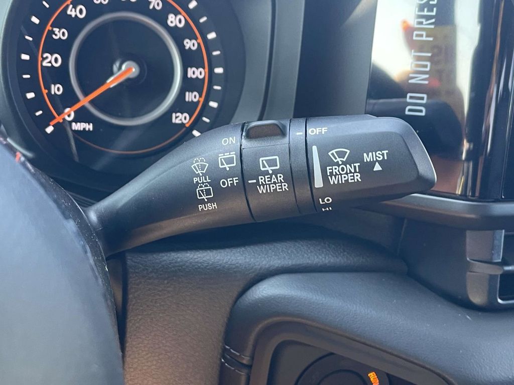 2025 Jeep Wrangler Sahara photo 31