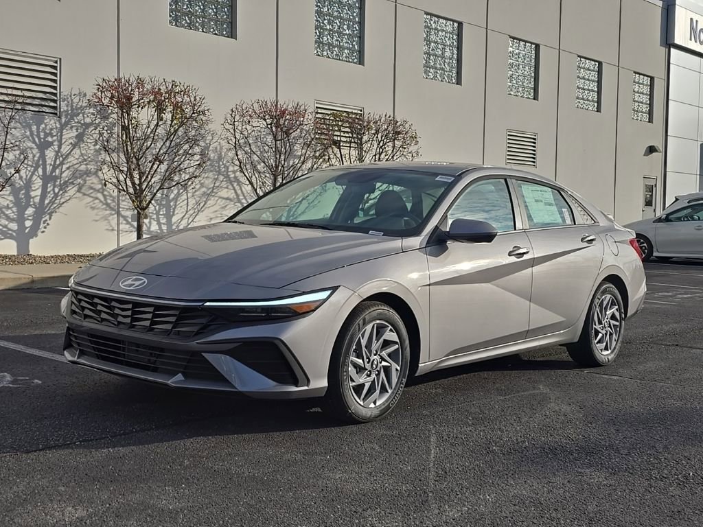2026 Hyundai Elantra Hybrid Blue photo 2