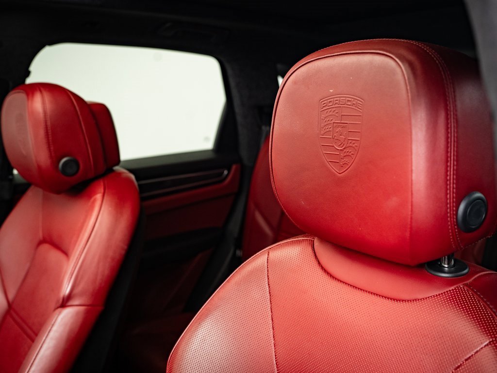 2022 Porsche Cayenne GTS photo 19