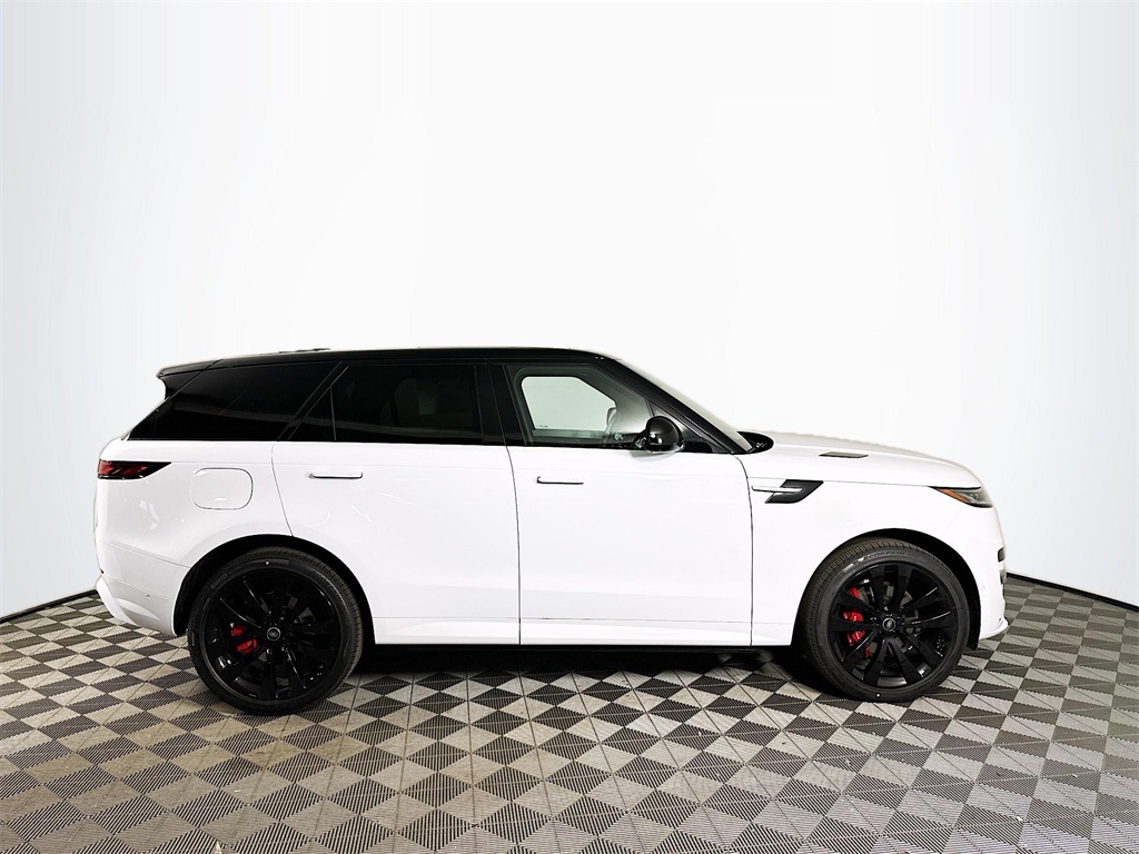 2025 Land Rover Range Rover Sport SE photo 4
