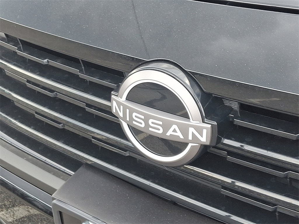 2025 Nissan Kicks SV photo 5