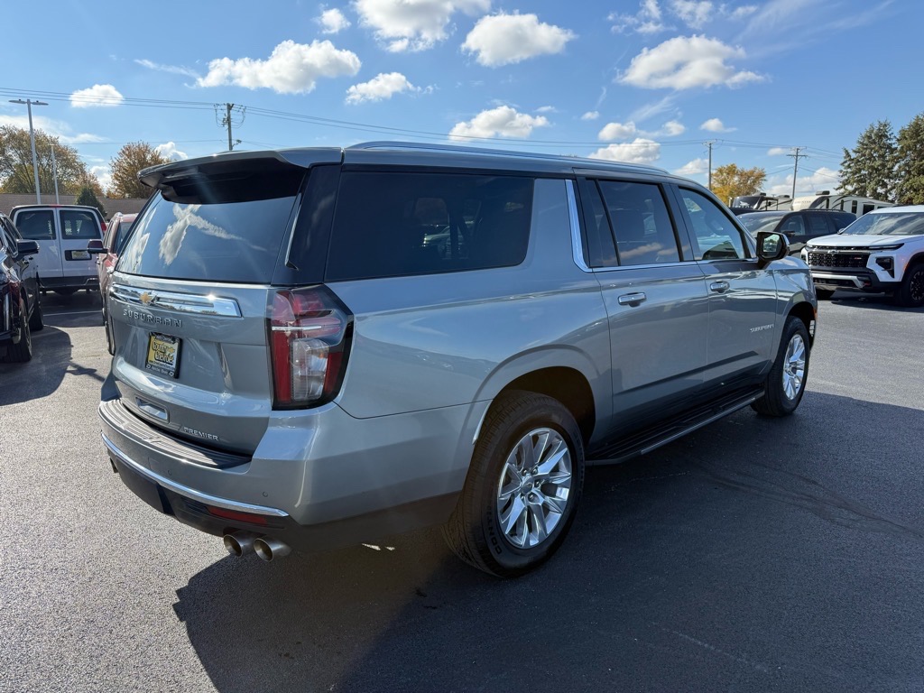 2023 Chevrolet Suburban Premier photo 4