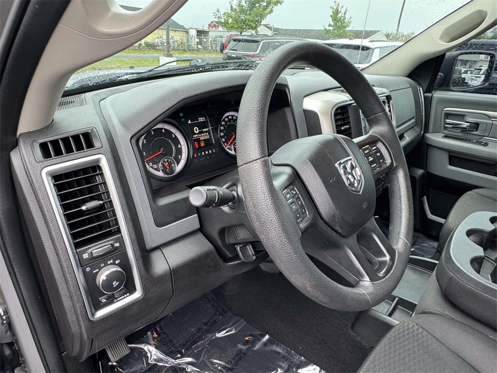 2019 Ram 1500 Classic Warlock photo 2
