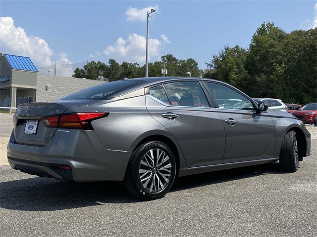2024 Nissan Altima 2.5 SV photo 3