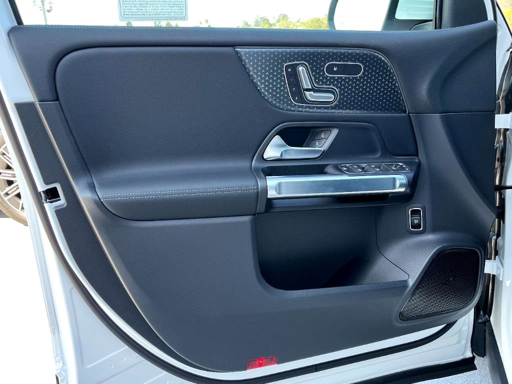 2024 Mercedes Benz EQB 4MATIC photo 15
