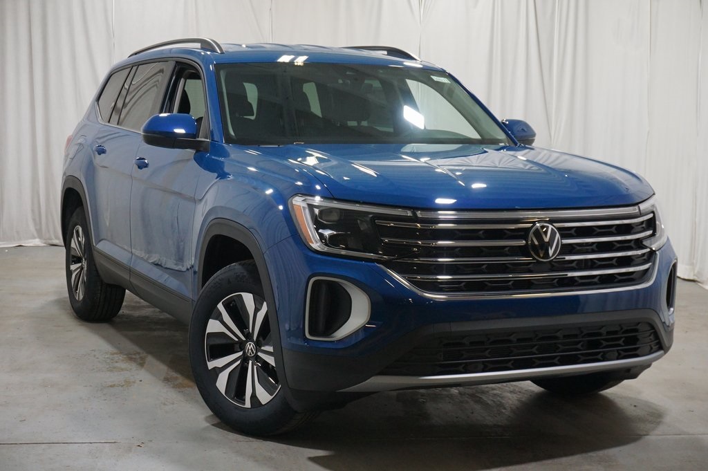 2025 Volkswagen Atlas SE photo 2