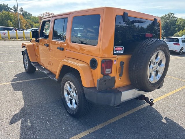 2013 Jeep Wrangler Unlimited Sahara photo 2