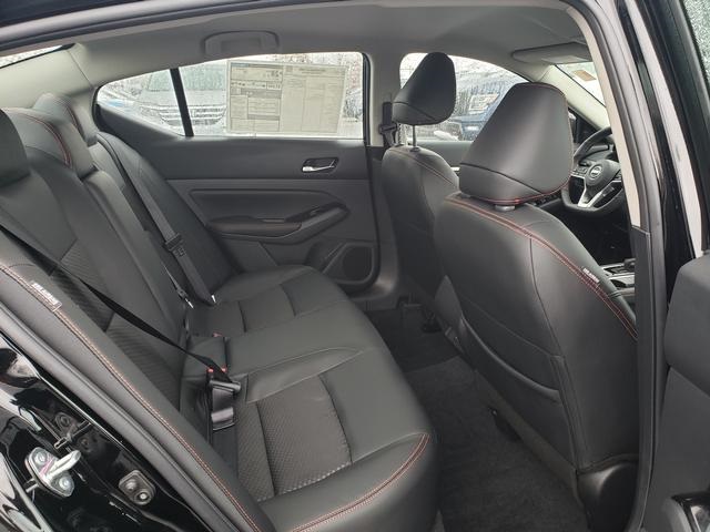 2025 Nissan Altima SR photo 13
