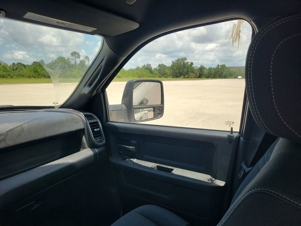 2025 Ram 3500 Tradesman photo 7