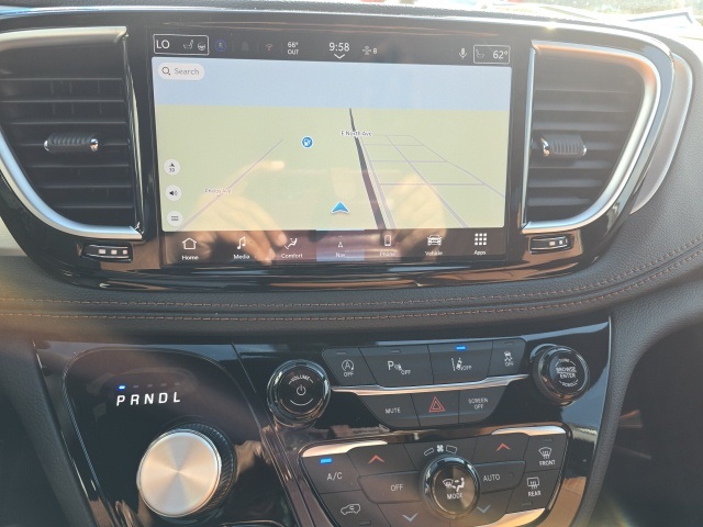 2026 Chrysler Pacifica Pinnacle photo 24
