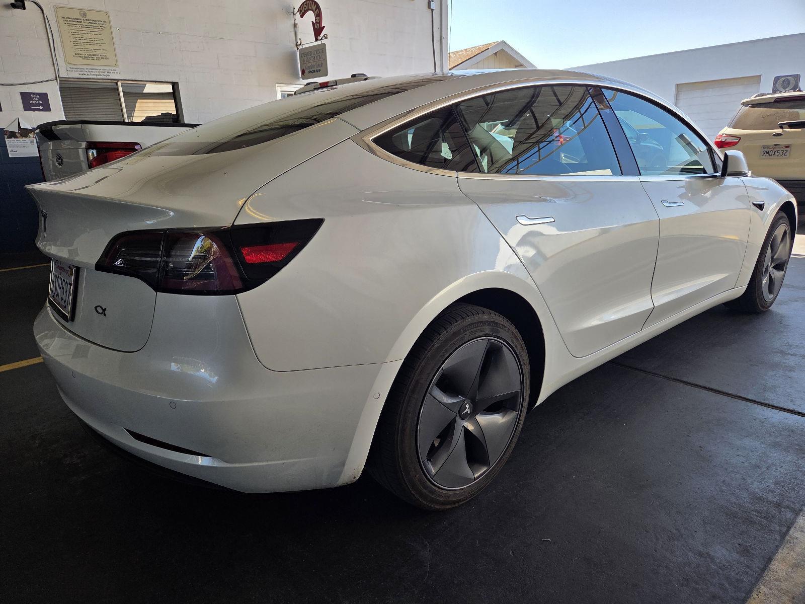 2020 Tesla Model 3 Standard Range Plus photo 11