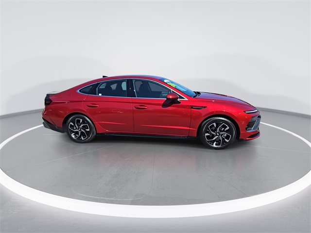 2024 Hyundai Sonata SEL photo 2