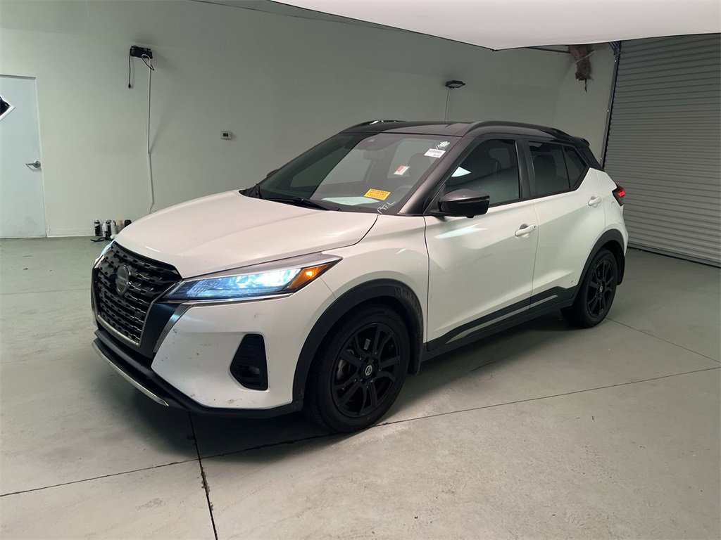 2021 Nissan Kicks SR photo 4