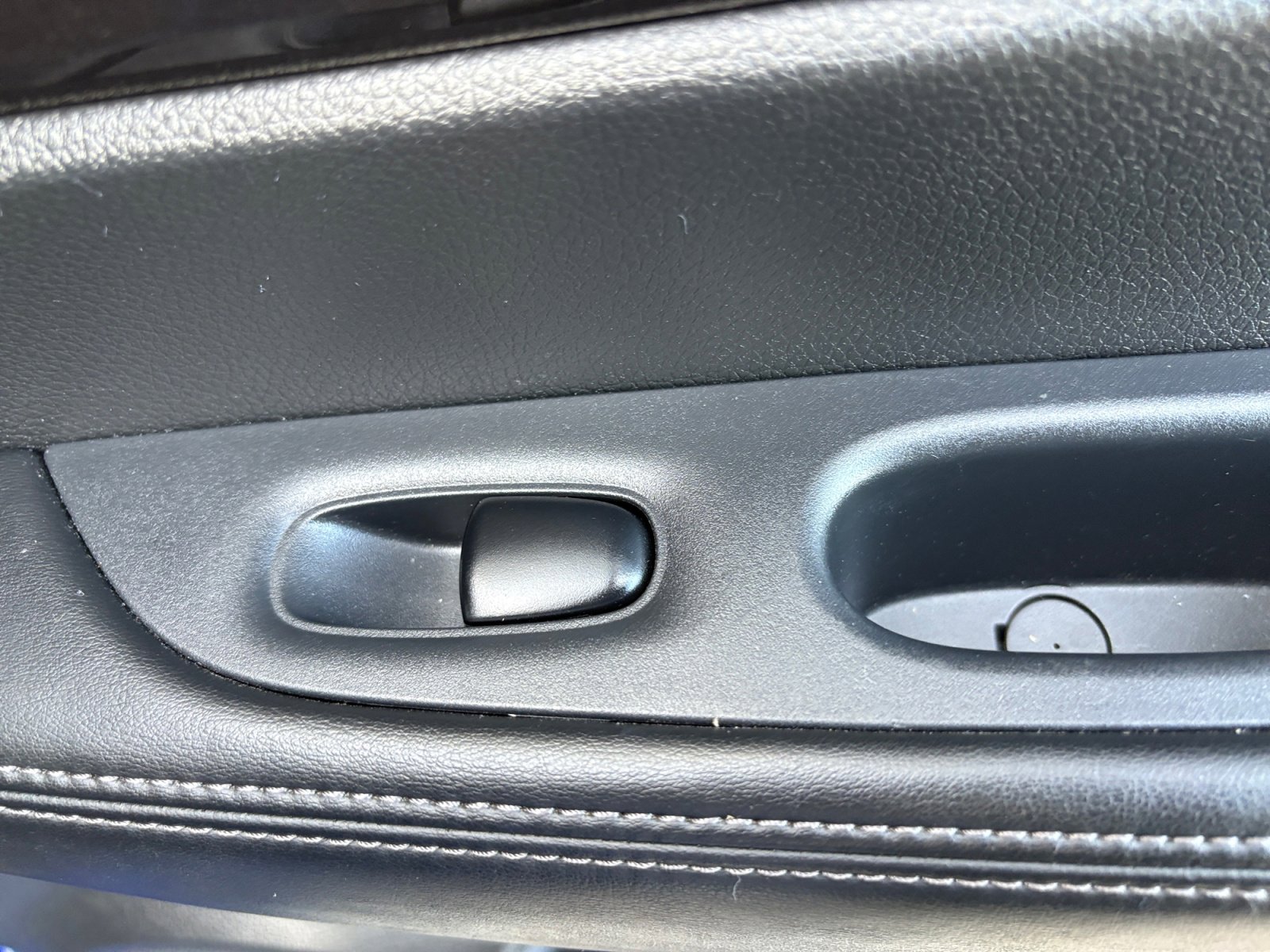 2020 Nissan Rogue SV photo 33