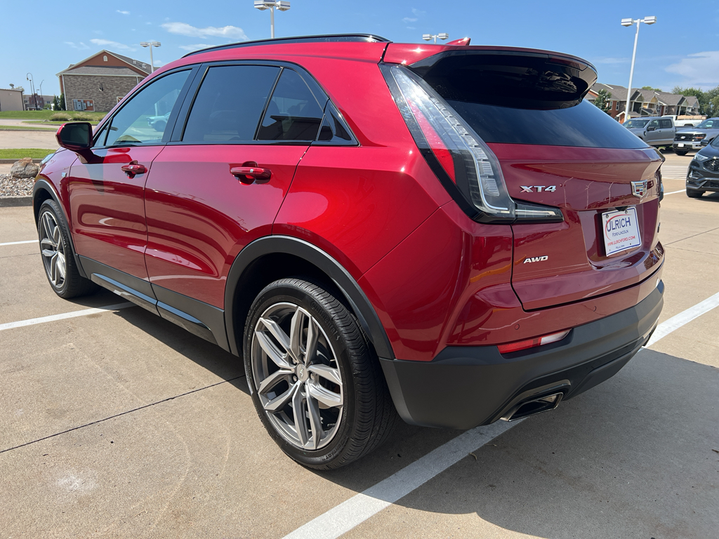 2019 Cadillac XT4 Sport photo 2