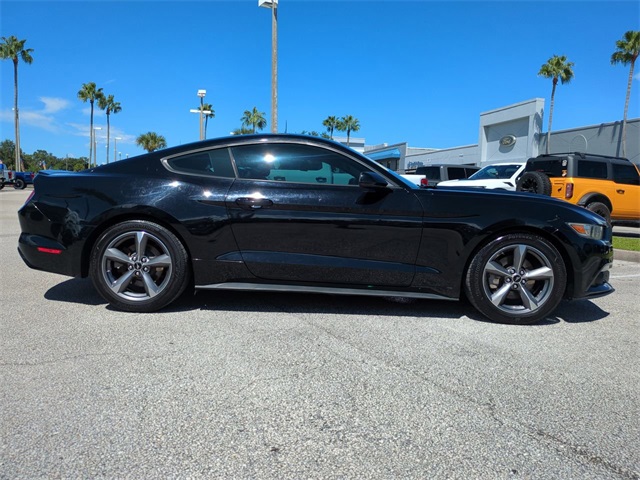 2015 Ford Mustang V6 photo 2