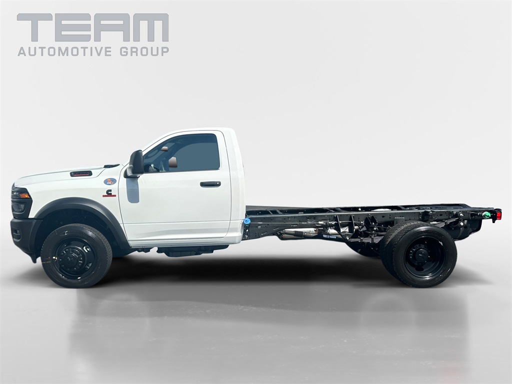 2025 Ram 4500 Tradesman photo 3