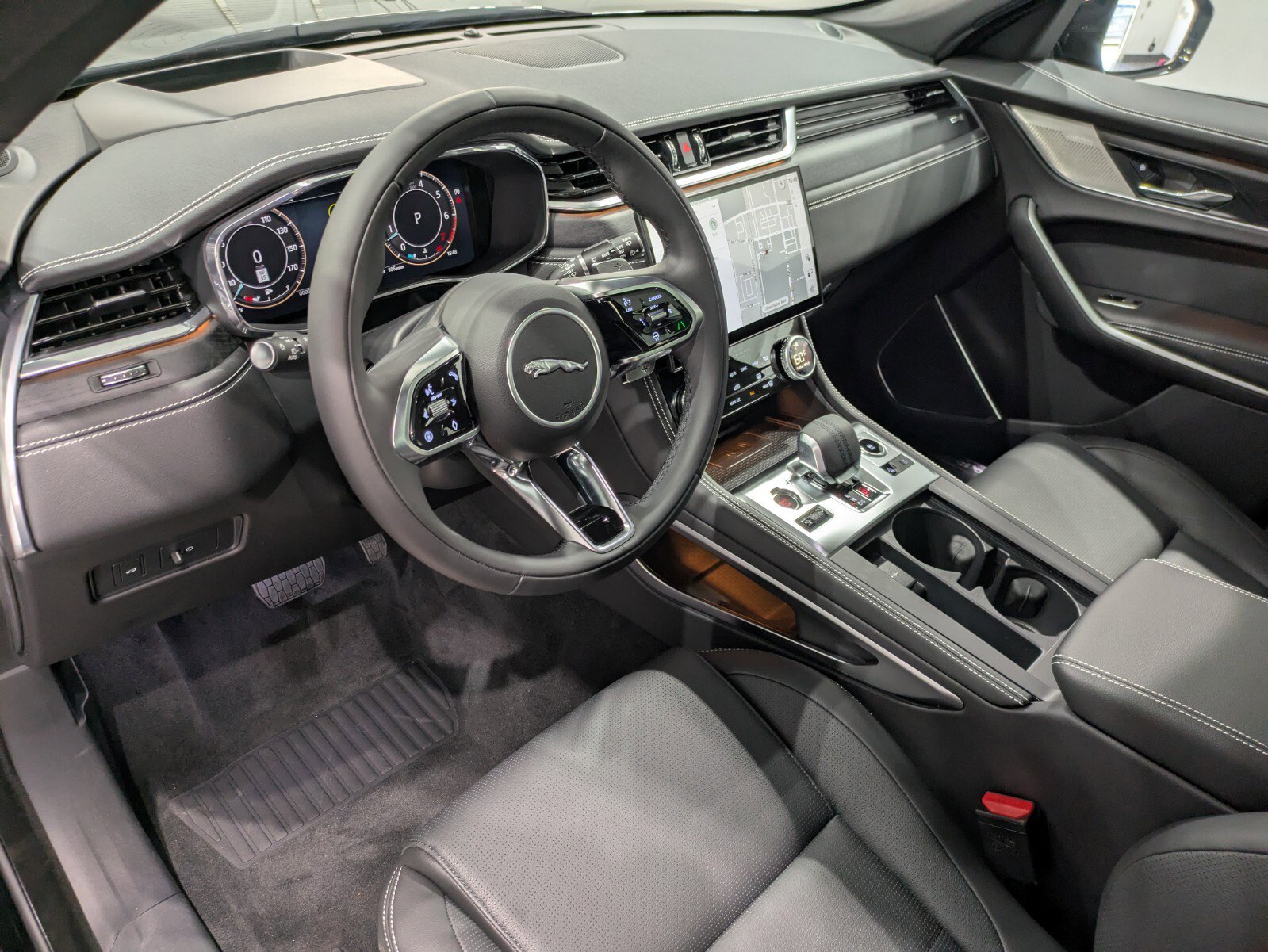 2026 Jaguar F-PACE P250 R-Dynamic S photo 6