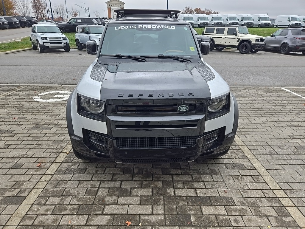 2023 Land Rover Defender 110 photo 3